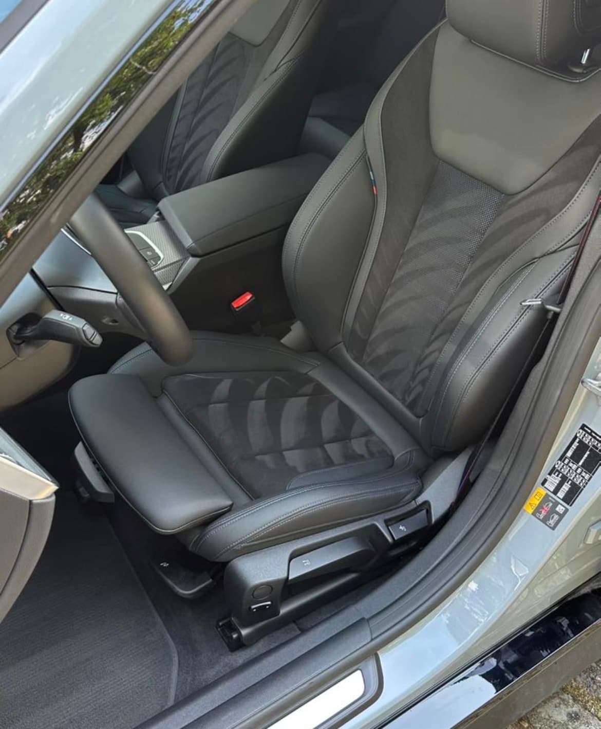 Sportstoel professioneel verzorgd door YNS Car Care